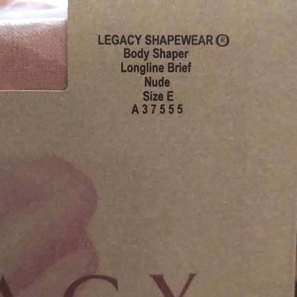 Legacy Legwear/Shapewear Body Shaper NEW IN BOX - Picture 2 of 4